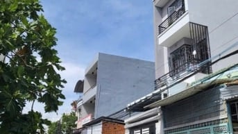 Bán nhà(HÓT)-3Tầng-DT70m2-3PN-ÔTÔ ĐẬU CỬA-vĩnh Hoà-Nha Trang-chỉ 4ty5