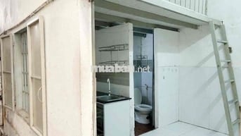 Phòng 2,5Tr có gác, ngay trường cao đẳng Công Nghệ TPHCM.