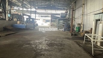 Cho thuê Mặt bằng QL1A Q12 550m2 thông thoáng, có điện 3 pha, có VP