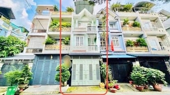 10 TỶ- 3 tầng-K300 thứ 2- sát AEON Tân Phú- DT 4x20m-View công viên