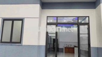 em bán căn nhà mới giá rẻ. đã có sẵn sổ. gần quốc lộ 13