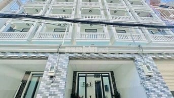 Nhà có cầu thang máy 4 x 20 có 8pn 8wc sân thượng