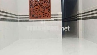 nhà mới xây ngay công viên ht13 ô tô đậu cửa hẻm 6m, có 1 máy lạnh