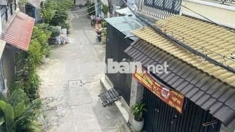 Hẻm xe hơi 4m, nhà đẹp ở liền, 31m2, XVNT, BT, gần Hàng Xanh, 4.9 tỉ