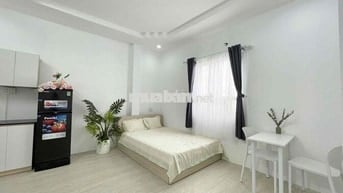 Căn Hộ Cửa Sổ Gần Chợ Hoàng Hoa Thám - Etown Cộng Hoà