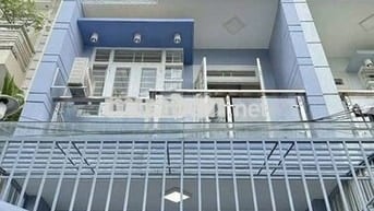 GẤP!! Bán nhà ngay Tô Hiến Thành.Q10.với 50m2.đang cóthuê giá tốt 20tr