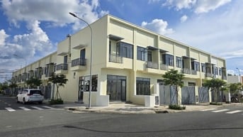 Trả trước 390tr, góp 9tr/th có ngay nhà phố trong KCN Phước Đông