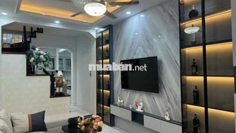 Chân dài MỸ ĐÌNH giữa phố Hà Nội 40m 4 tầng, 50m ô tô tránh nhau