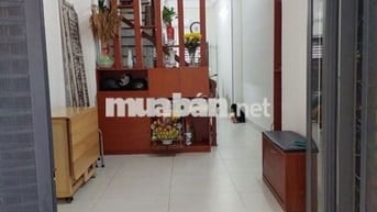 Nhà hẻm xe hơi, mới xây dựng vô ở ngay 2 PN, Đinh Tiên Hoàng