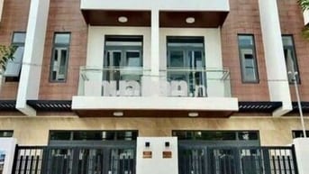 Nhà đẹp y hình 5 x 20 có 5pn 6wc sân thượng