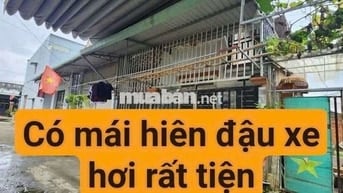 Nhà gác lửng có chỗ đậu xe hơi 7 chỗ