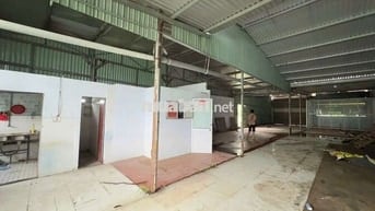 Cho thuê kho mặt tiền Hoàng Văn Thái
- Vị trí cao ráo không ngập lụt