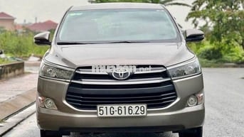 Toyota Innova E số sàn 2018 đồng ánh kim rất đẹp