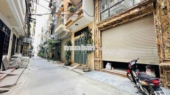 BÁN NHÀ TRẦN QUỐC HOÀN CẦU GIẤY PHÂN LÔ Ô TÔ VÀO NHÀ 2 THOÁNG 7 TẦNG