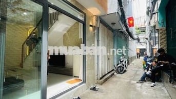 Xe hơi đỗ cửa 32/20 UNG VĂN KHIÊM 5.5 X 7.9 - 41M2 - 3PN hướng Nam