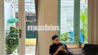 NHÀ TRỆT CÓ SÂN SẴN MÁY LẠNH QUẬN 1