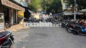 Tầng Trệt 3 Mặt tiền dể buôn bán