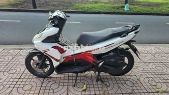 Xe máy Honda Air Blade 125 trắng đỏ 2020