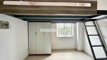 Phòng duplex cửa sổ trời có nội thất cơ bản sát đại học VLU , IUH