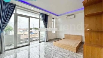 CHO THUÊ PHÒNG MỚI BAN CÔNG CÁCH ĐH NGUYỄN TẤT THÀNH VÀI BƯỚC CHÂN