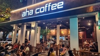 MÌNH NHƯỢNG LẠI QUÁN CAFE SẴN  LƯỢNG KHÁCH QUEN-MẶT TIỀN LÔ GÓC 15M