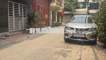 Cần bán ngay  , nhà phân lô cán bộ , ô tô tải tránh