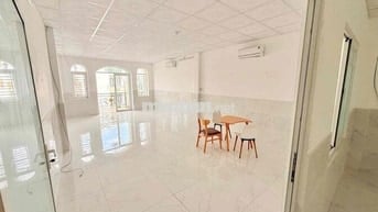 Cho thuê Sàn Trống/ban công phù hợp làm Văn Phòng , Kinh Doanh
