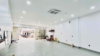 CẦN BÁN NHÀ 4 TẦNG THANG MÁY SẴN KHAI THÁC KINH DOANH