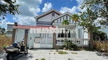 Nhà 10x18m 4 phòng KDC Hồng Loan