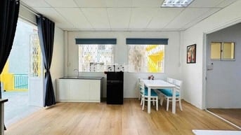 Cho thuê căn hộ dịch vụ ban công cực thoáng giá cực hời