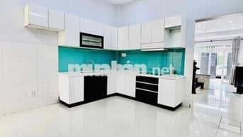 Nha Mới DT 4x18 1Trệt 2Lầu 3Pn 3Wc Sân Thượng Hẻm Xe Tải Ngay Bến Xưa