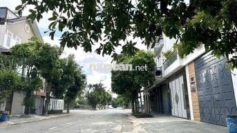 Cho Thuê Nhà 2 Lầu Có: 4pn Nằm Ở Khu Trung TTHC Dĩ An - Dĩ An