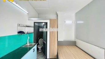 Studio full nội thất cửa sổ trời