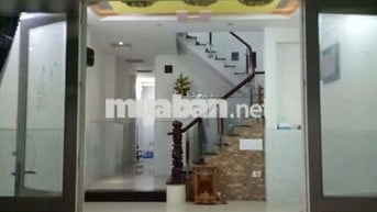 Nhà cho thuê có lầu 3 phòng gần cầu bà mẫn