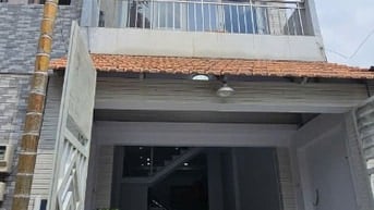 Nhà cho thuê, 3 lầu rộng rãi, 2 phòng ngủ, 3 toilet, hẻm xe hơi.