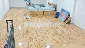 Cho thuê nguyên gác đúc suốt tầng một