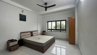 C/c  Trần Quốc Thảo, P6, Quận 3 chỉ 9,5tr căn 2p ngủ, ban công