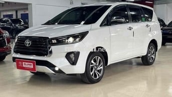 Toyota Innova G số tự động 2023 màu trắng xe zin