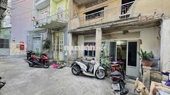 nhà nát làm quán cafe hoặc ở giáp q10