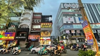 Bán nhà hẻm xe hơi ngay Vạn Hạnh Mall, Quận 10, DT: 4x12m, 4 tầng lầu,