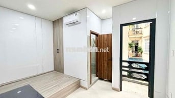 Phòng Ban Công - Cửa Sổ FullNT Mới 100% Ngay Phan Xích Long