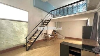 CĂN HỘ GÁC LỬNG FULL NỘI THẤT CỬA SỔ NGAY SÂN BAY TÂN BÌNH