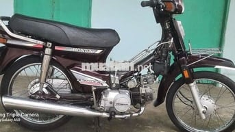 Xe máy Honda Dream Thái Lan 1994 màu đỏ đô