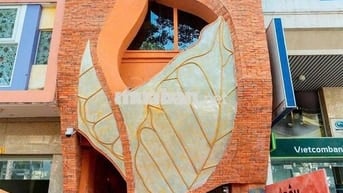 CHO THUÊ NHÀ MT TRẦN HƯNG ĐẠO, Q1, DT 4.5x20M, TRỆT 3 LẦU, GIÁ 65TR