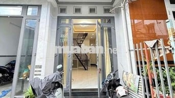 Nhà lầu 2 phòng 2 máy lạnh hẻm Phan Đình Phùng