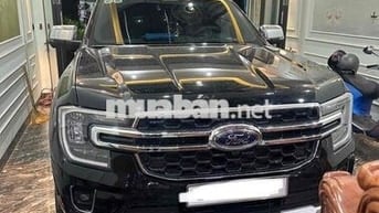 Ford Everest 2024 Titanium 2.0L 4x2 AT - 3000 km