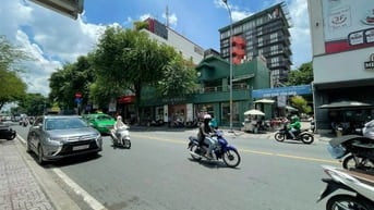 Bán nhà 12x20m - mặt tiền đường 3 Tháng 2, Quận 10