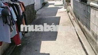 CHO THUÊ NHÀ MỚI ĐẸP CÓ SÂN TRUOC TO 9,3X10 HẺM 1991 LÊ VĂN LƯONG