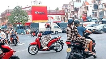 GẤP BÁN NHÀ 2 TẦNG-68M2 -CHỈ 3,4 TỶ - NGAY CHỢ DĨ AN 1