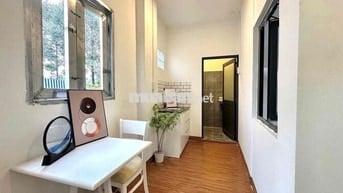 CHO THUÊ CHDV 2PN CỬA SỔ TRỜI NẰM SÁT BÊN QUẬN 1